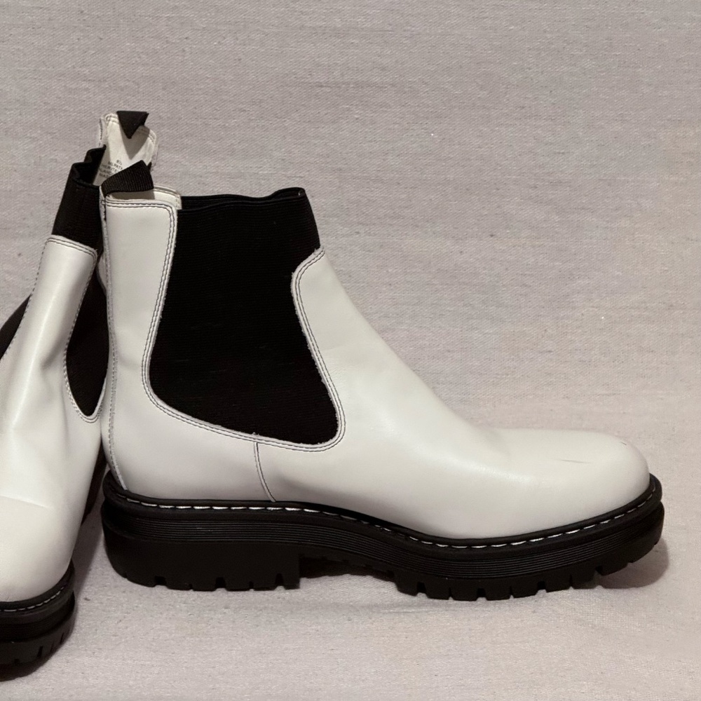 Marc Fisher LTD Bermuda Lug Sole Chelsea Boot - size 9.5 - Picture 4 of 10